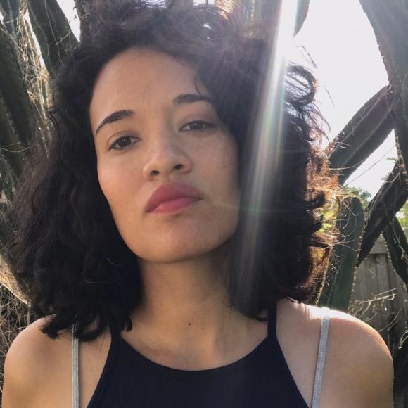 Meet your Posher, Mariana - Picture 1 of 1